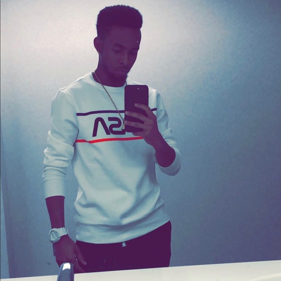 Meet your Posher, Jay - Picture 2 of 2